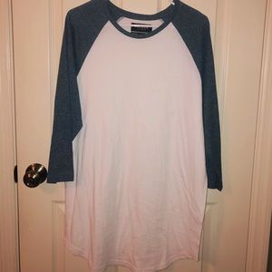 Casual men’s long tee